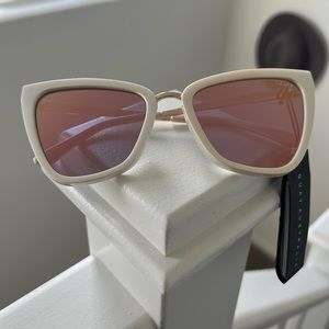 NWT QUAY J-LO CAT EYE SUNNIES